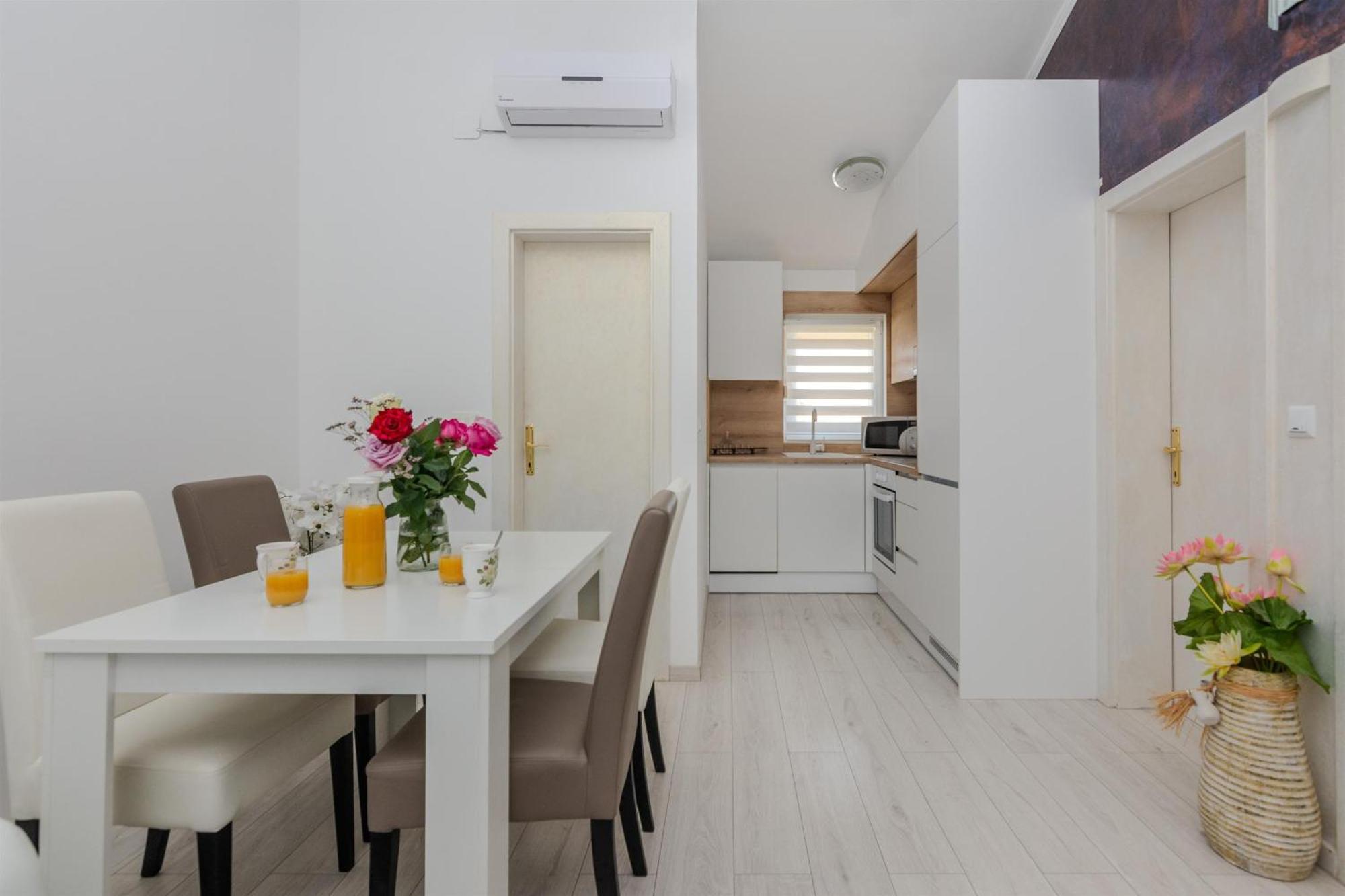 ויר Apartments Lucica מראה חיצוני תמונה