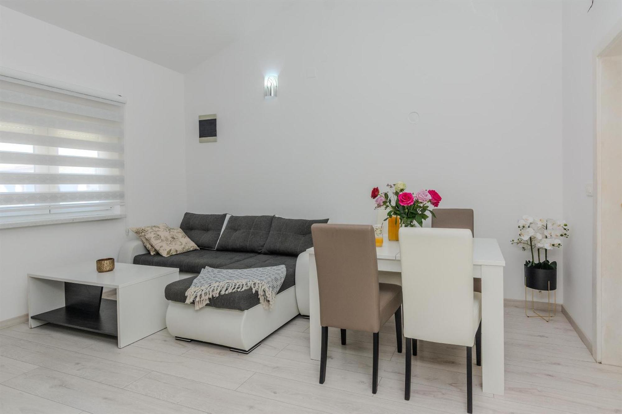 ויר Apartments Lucica מראה חיצוני תמונה