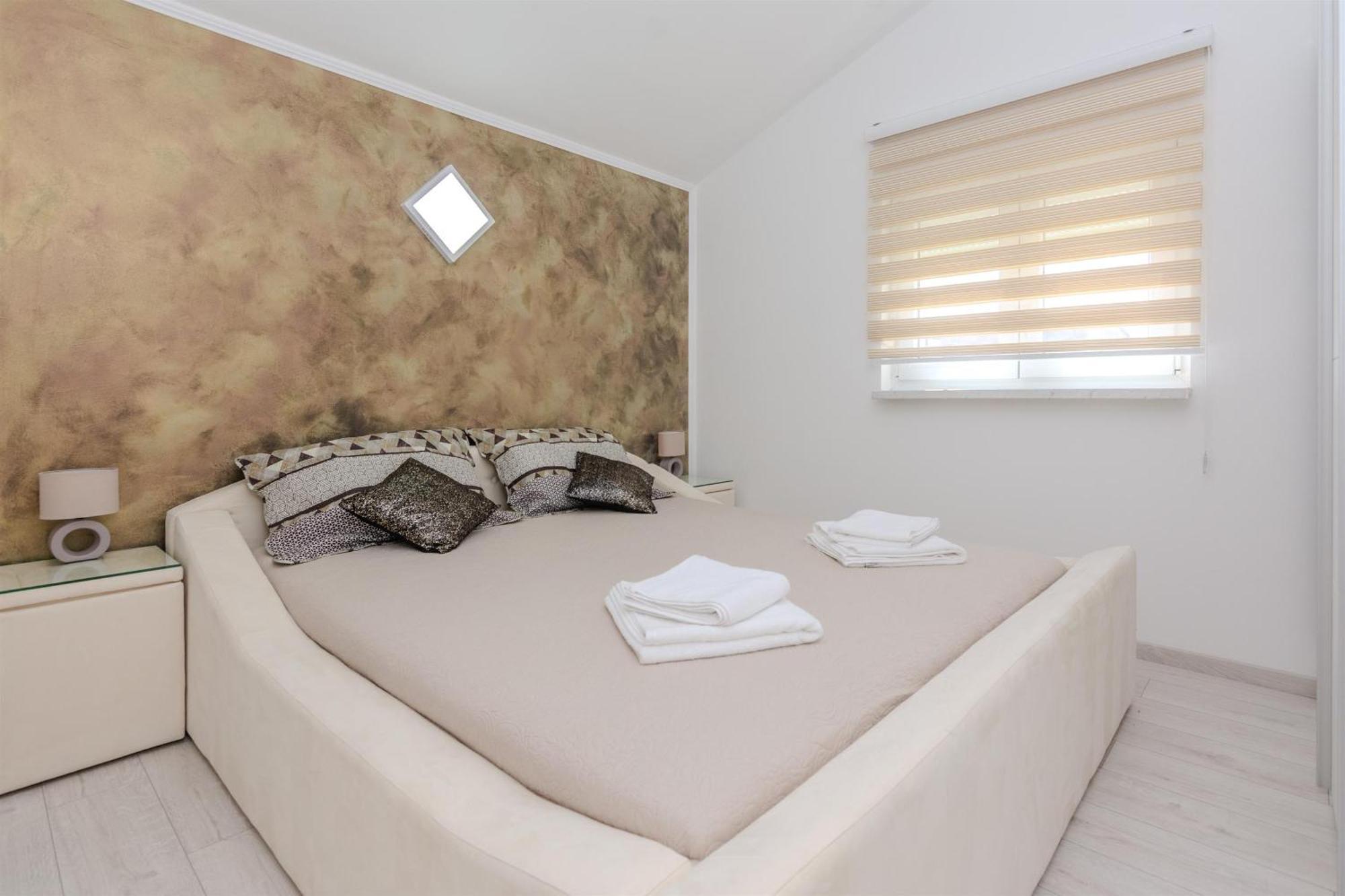 ויר Apartments Lucica מראה חיצוני תמונה