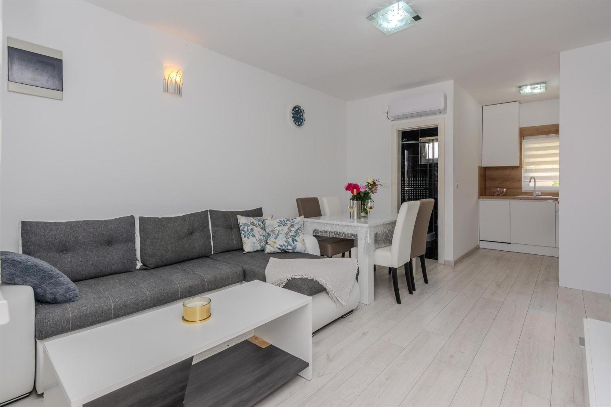 ויר Apartments Lucica מראה חיצוני תמונה