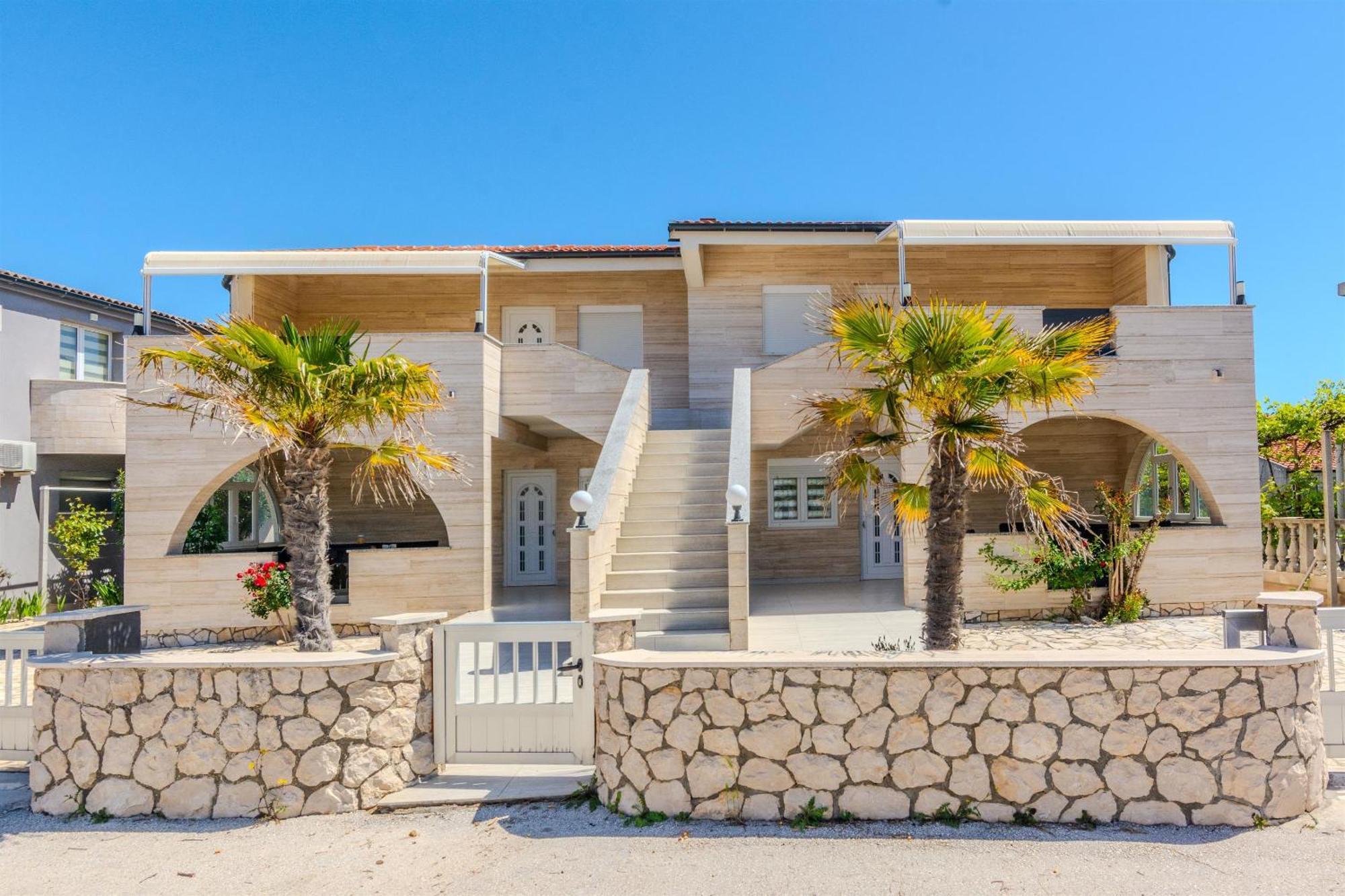 ויר Apartments Lucica מראה חיצוני תמונה