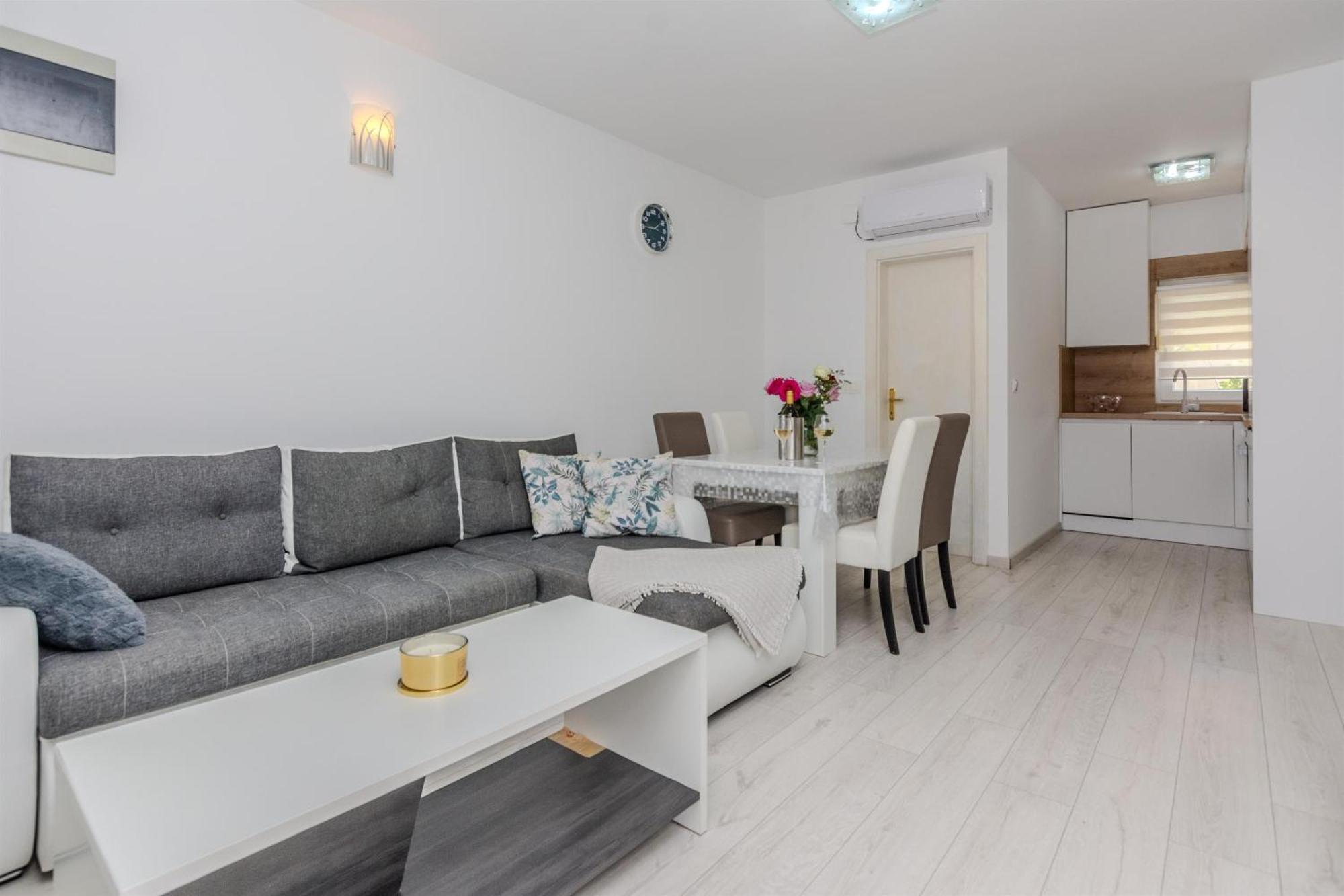 ויר Apartments Lucica מראה חיצוני תמונה