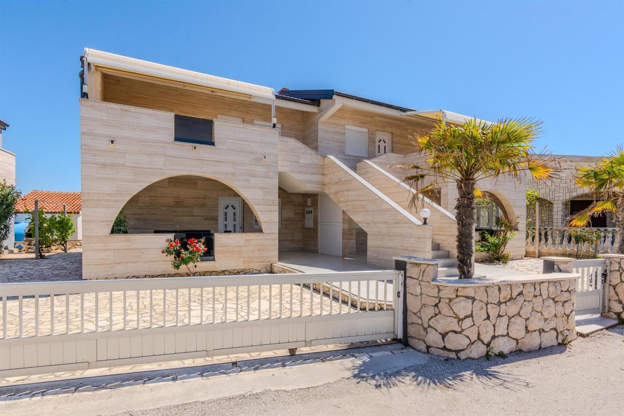 ויר Apartments Lucica מראה חיצוני תמונה